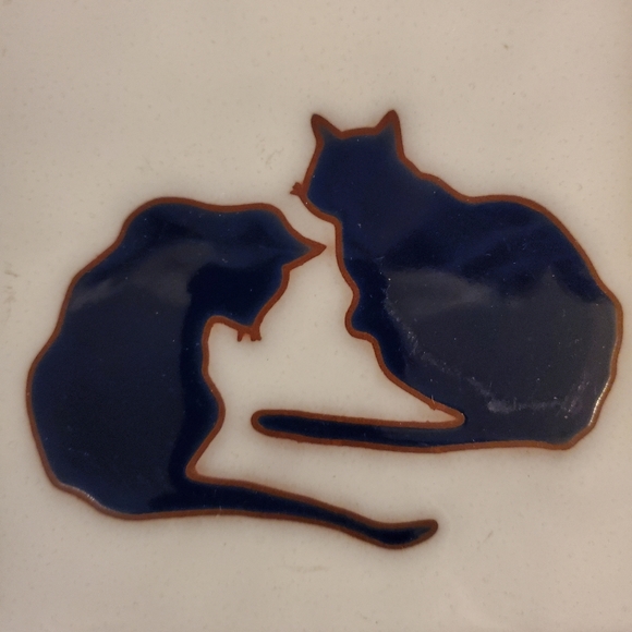 Vntg Handmade Italy Artus Tiles Black & White Cat Ceramic Trivet w/ Artist Stamp - Picture 2 of 4